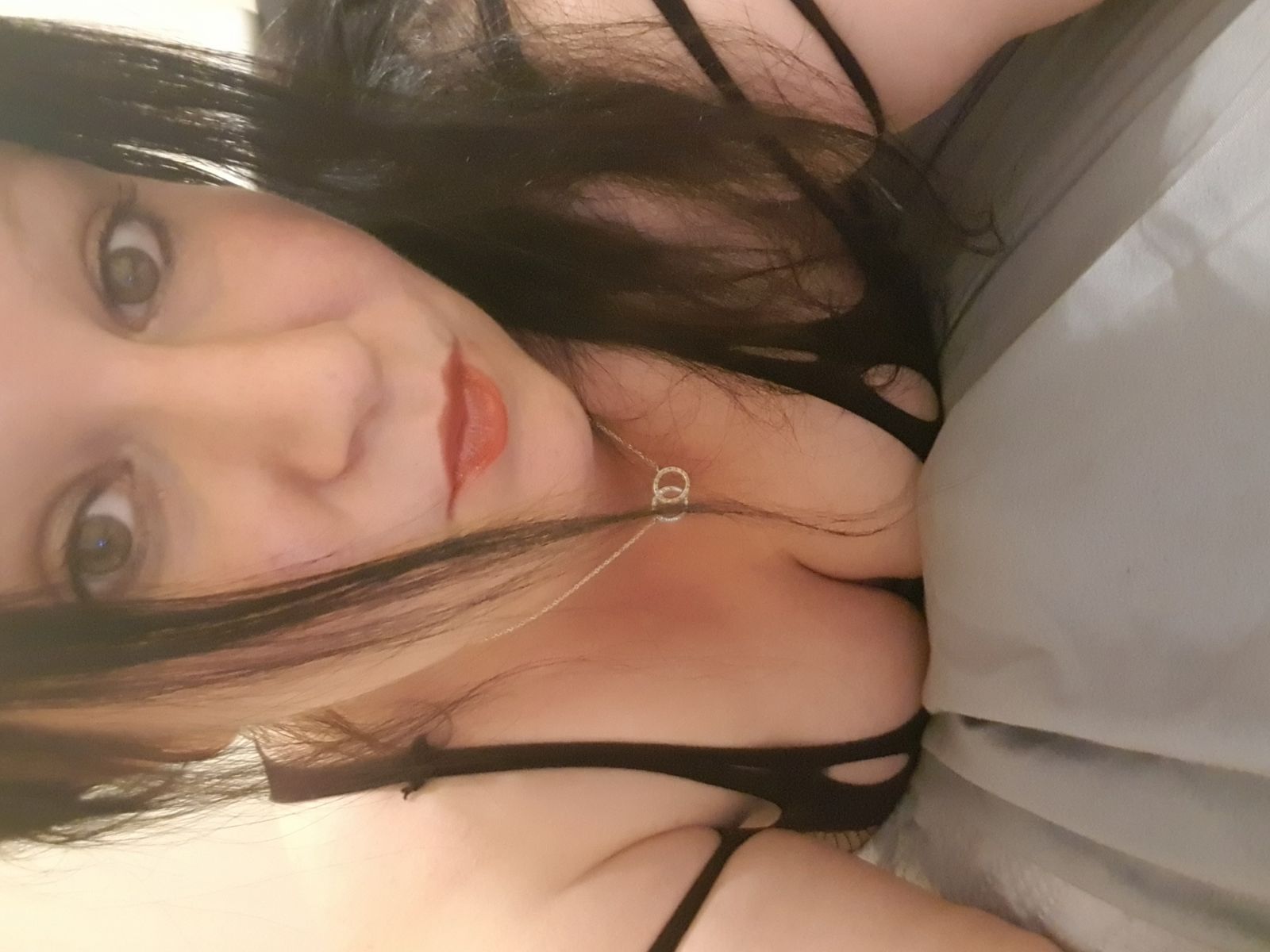 Busty_milf_minttu