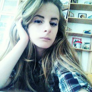 Playful girl Profile picture - Playful girl