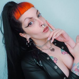 Emily Doomed Profile picture - Emily Doomed