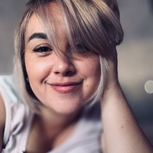 Vikki Diamond Profile picture - Vikki Diamond