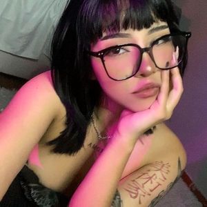 Chloe Moon Profile picture - Chloe Moon