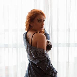 Bella Lee Profile picture - Bella Lee