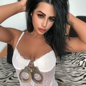 LaraMoon Profile picture - LaraMoon