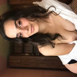 LunaVelvetX Profile picture - LunaVelvetX