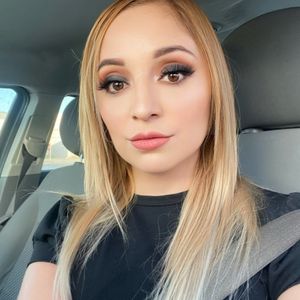 KavyaBee Profile picture - KavyaBee