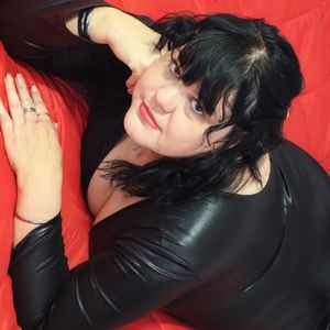 Mistress Suzie Profile picture - Mistress Suzie