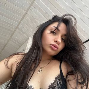 Elly Berry Profile picture - Elly Berry