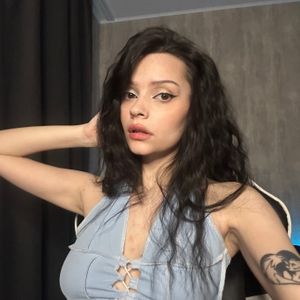 Profile picture - Alexa Bloom