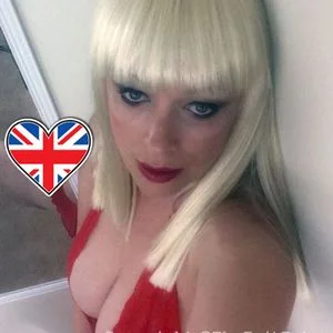 Profile picture - British Glamour MILF