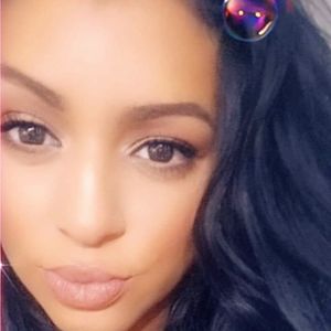 elle wood Profile picture - elle wood