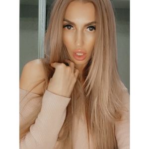 Melania Profile picture - Melania