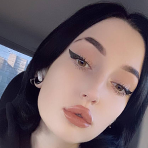 Emily Profile picture - Emily