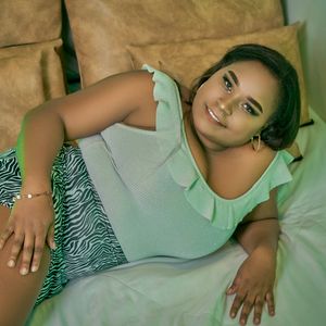 NahomyLowe Profile picture - NahomyLowe