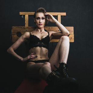 Frances York strapon Model - Frances York strapon