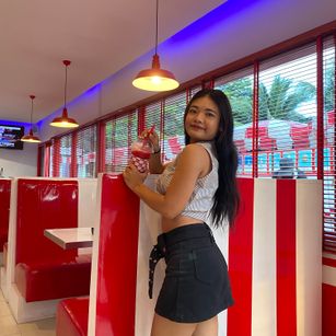 Lilly dildo Model - Lilly dildo