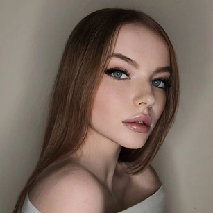 Model - April fetish