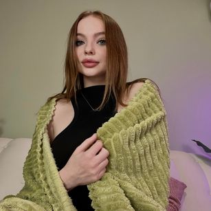 Model - April teen
