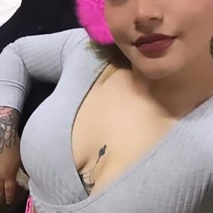 Model - Ailenbellaka atrevida