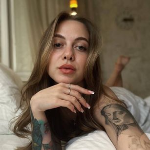 Model - Maria young