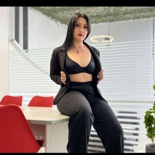Model - FernandaEvanss striptease