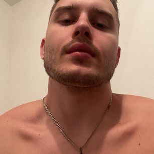 Model - alicekaneky_xx cum