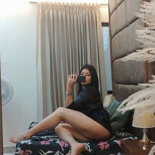 Model - Adarha latina
