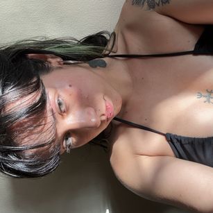 Model - Akina Shikashi LOVENSE