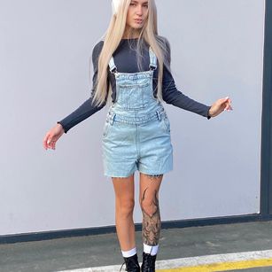 Model - Daisy feet