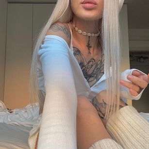 Model - Daisy tattoo