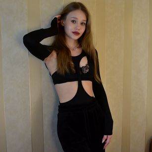 Model - Tolly feet