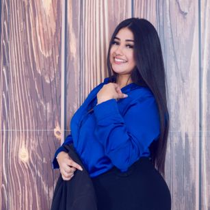 Model - Shaziali curvy