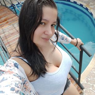 Model - Sara Lopez milf