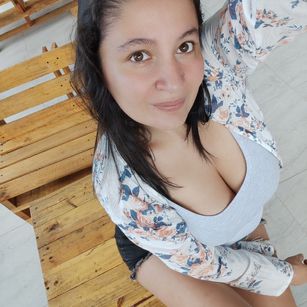 Model - Sara Lopez bigboobs