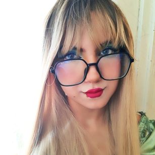 Model - SerafinaLove lovely