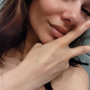 Model - Milofa camgirl