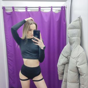 Model - Daniela striptease