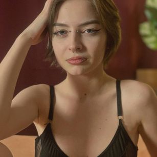 Model - Lia dirtytalk