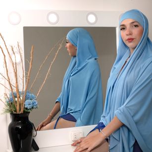 Model - Tahiya pussy