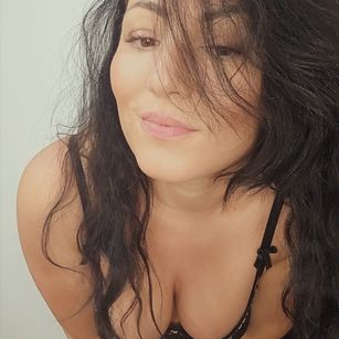 FoxyKara brunette Model - FoxyKara brunette