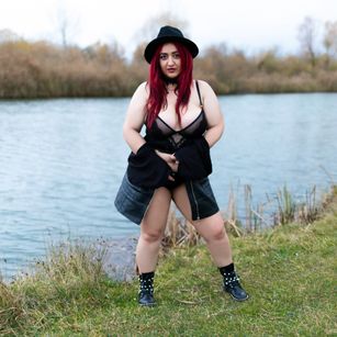 Model - AlesyaWine BBW