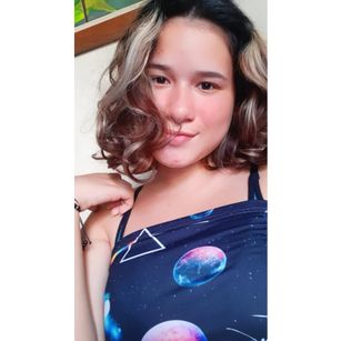 Model - NessaPretty pretty