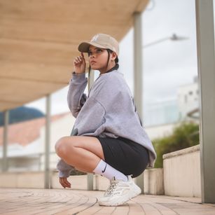 Model - Connie cute deepthroat