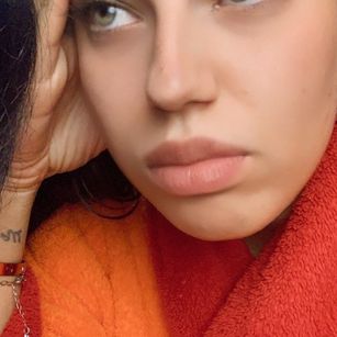 Model - NadiraNoor greeneyes
