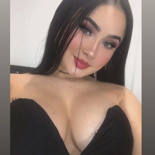Model - ElizabethANDSara colombia
