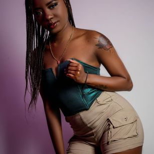 Model - SophiaLunash latina
