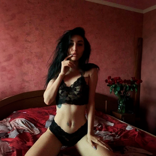 Model - AidaXMoon striptease
