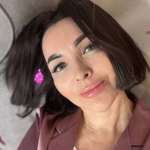 Model - leilarose1 dildo