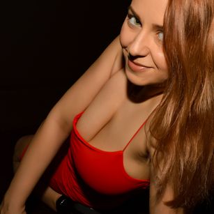 ArrianaNextDoor piercings Model - ArrianaNextDoor piercings