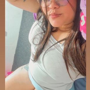 Model - Amelia milf