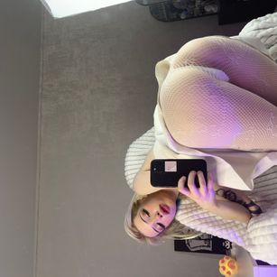 Model - Molly dirty